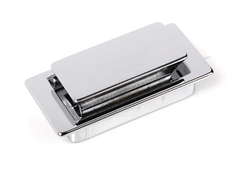 Ручка для мебели с нажимным замком