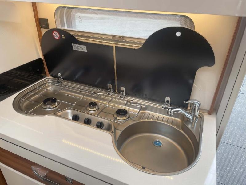 Прицеп-дача Hobby Excellent 495 UL