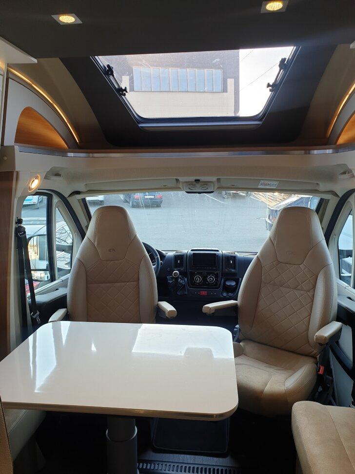 Автодом Adria Matrix Supreme 670 SC