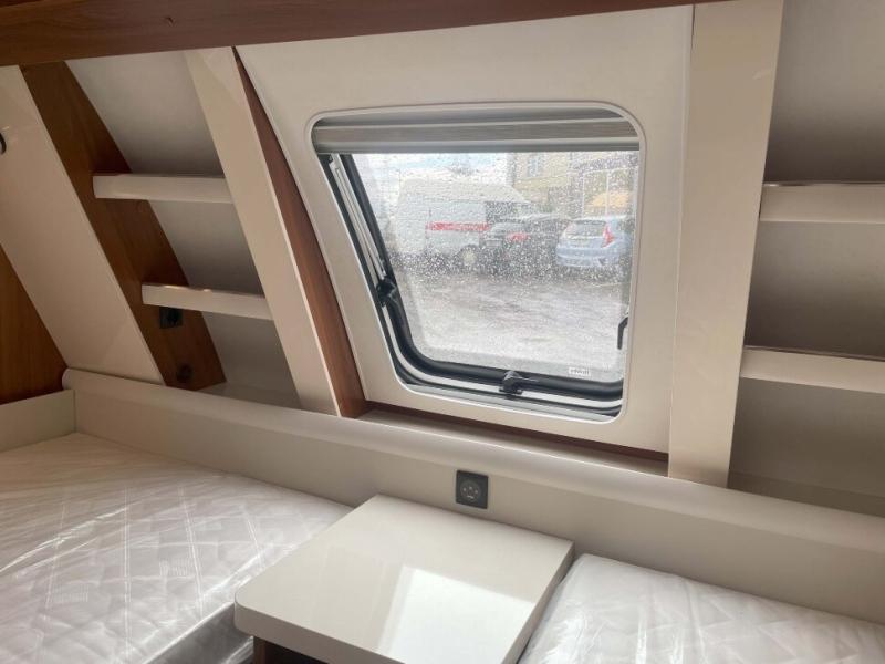 Прицеп-дача Hobby Excellent 495 UL