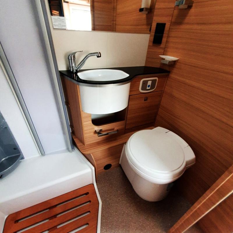 Автодом Dethleffs Globebus I7