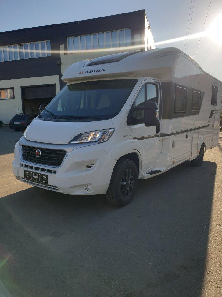 Автодом Adria Matrix Supreme 670 SC